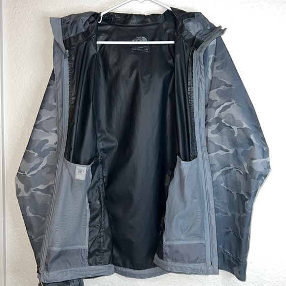 Camo North Face Windbreaker - Picture 2 of 15